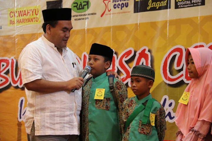 Bersama Kpyc, Wakil Bupati Serahkan Santunan Kepada 272 Anak Yatim