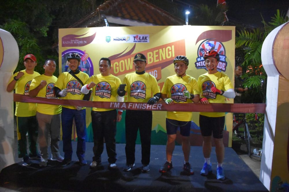 Gowes Malam, Dandim Madiun Bersama Walikota Keliling Kota