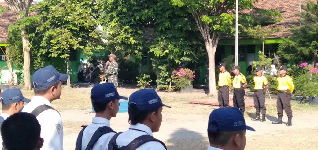 Koramil Wilangan Berikan Pelatihan Peraturan Baris Berbaris Siswa Siswi SMP Negeri 1 Wilangan