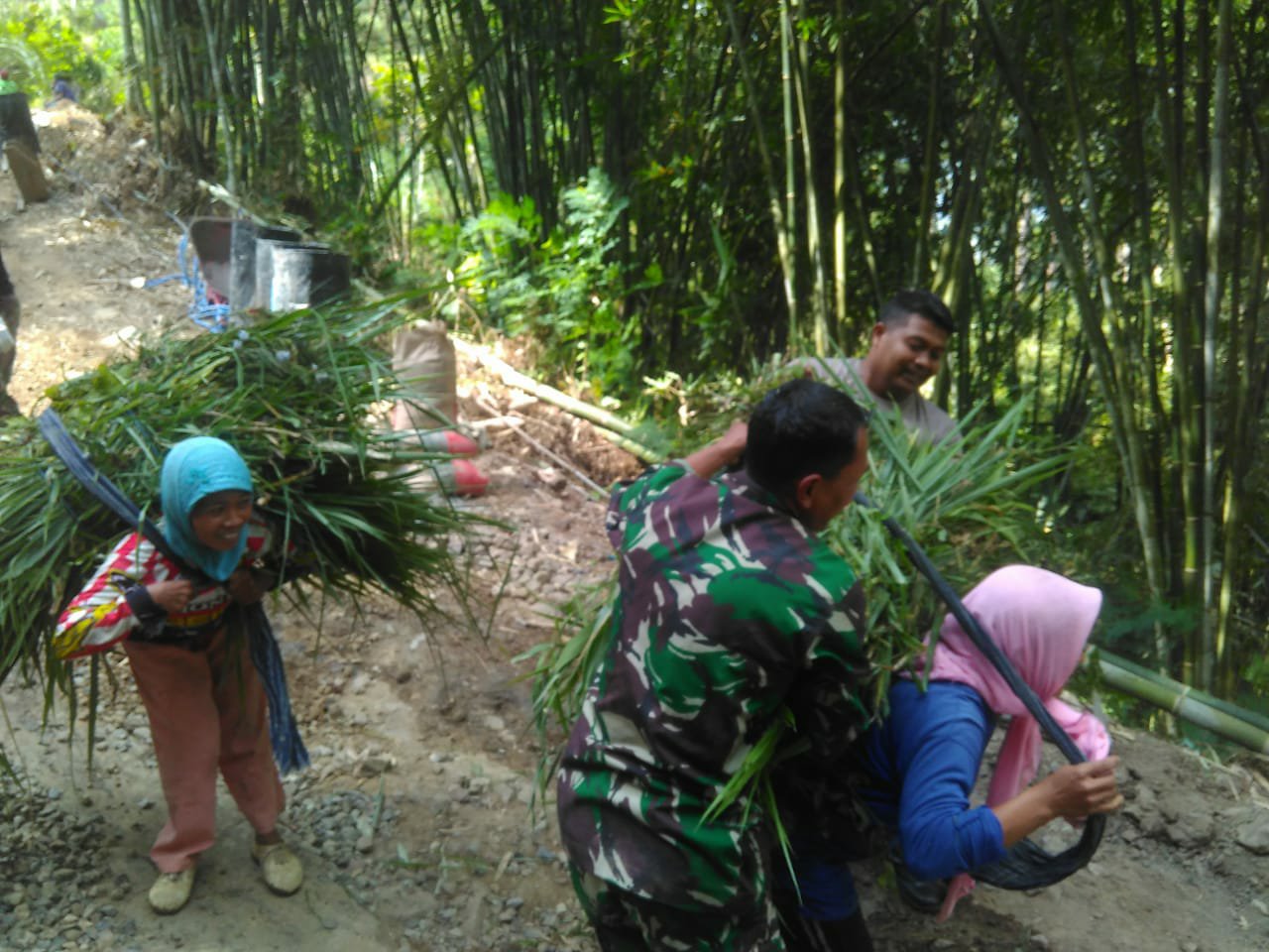 Sudah Pantas Bila Masyarakat Dompyong dan Sumurup Merindukan Jalan Yang Layak