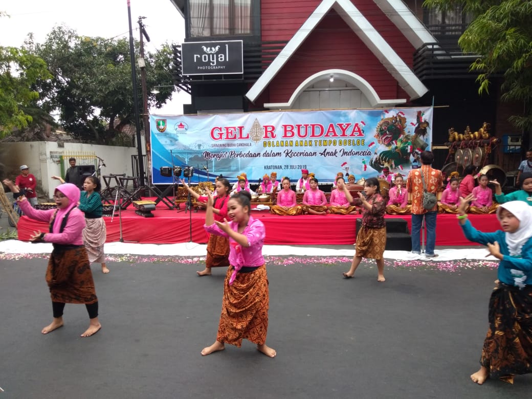 Hormati Kearifan Lokal, Babinsa Kelurahan Kratonan Monitoring Gelar Budaya