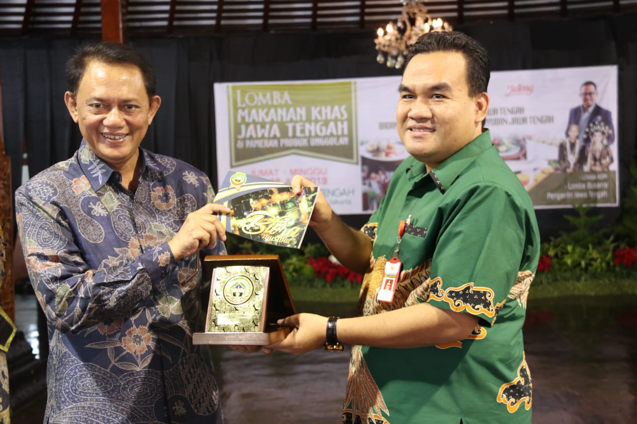 GENCARKAN PROMOSI POTENSI DAERAH LEWAT ATRAKSI SENI BUDAYA DAN PAMERAN PRODUK UNGGULAN