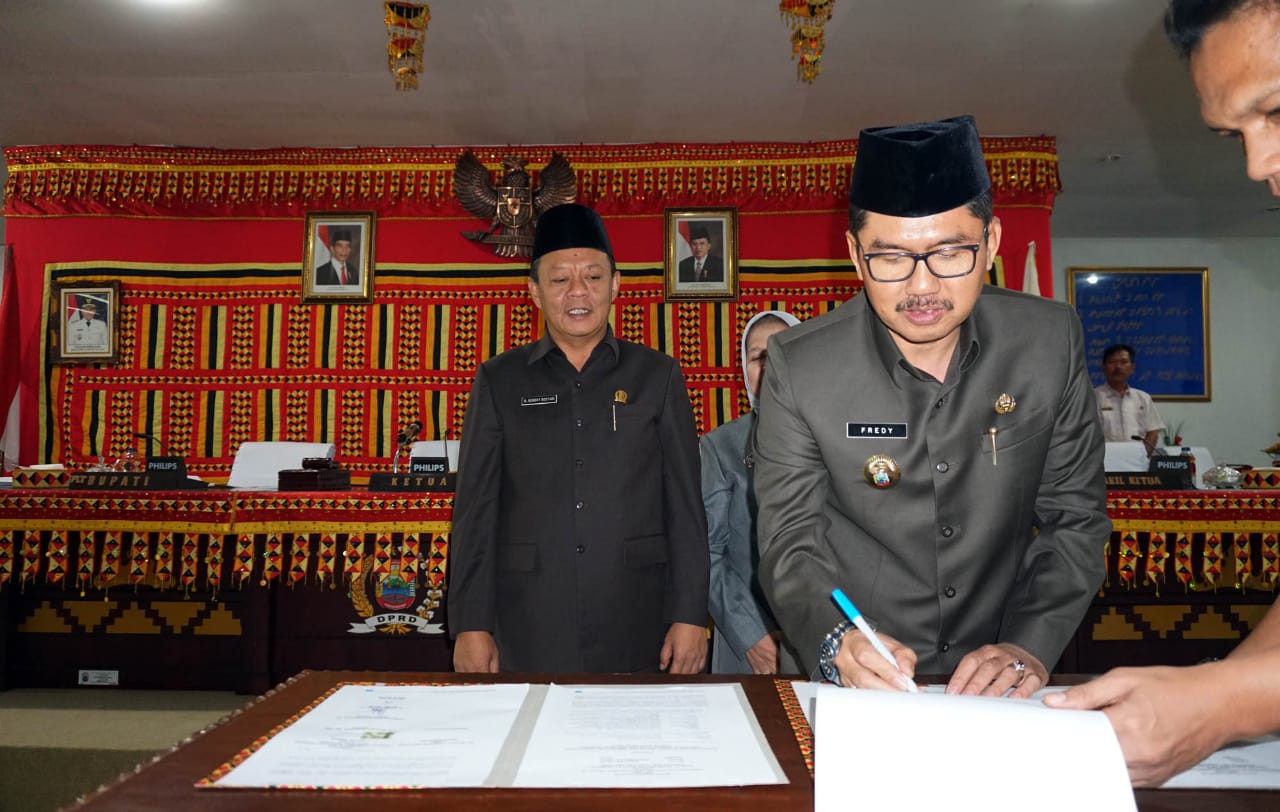 DPRD Lamsel Sepakati KUPA-PPAS  Perubahan APBD 2019