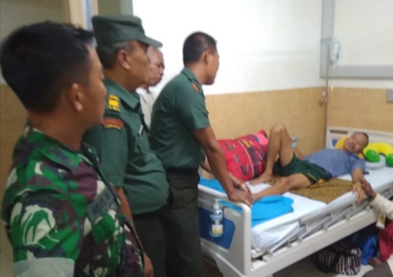 Jenguk Anggotanya Yang Sakit, Kapenrem 081/DSJ : Ini Bentuk Kepedulian dan Kebersamaan   