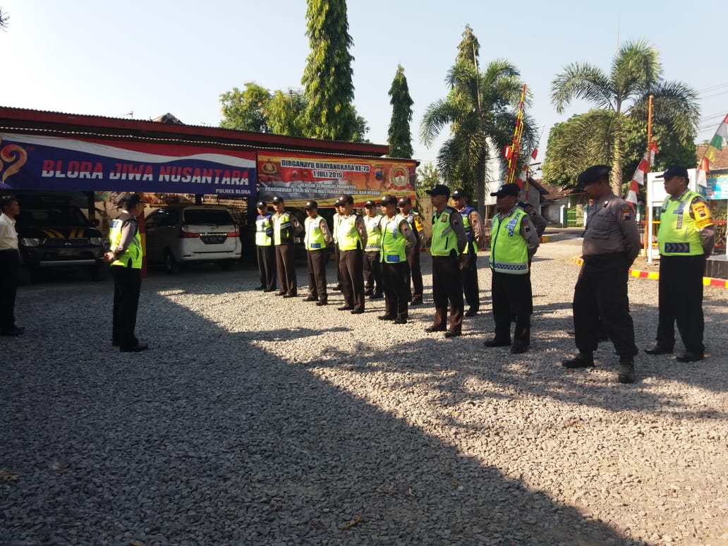H – 1 Pemungutan Pilkades Serentak, Personil Polres Blora Melekat Di Desa.