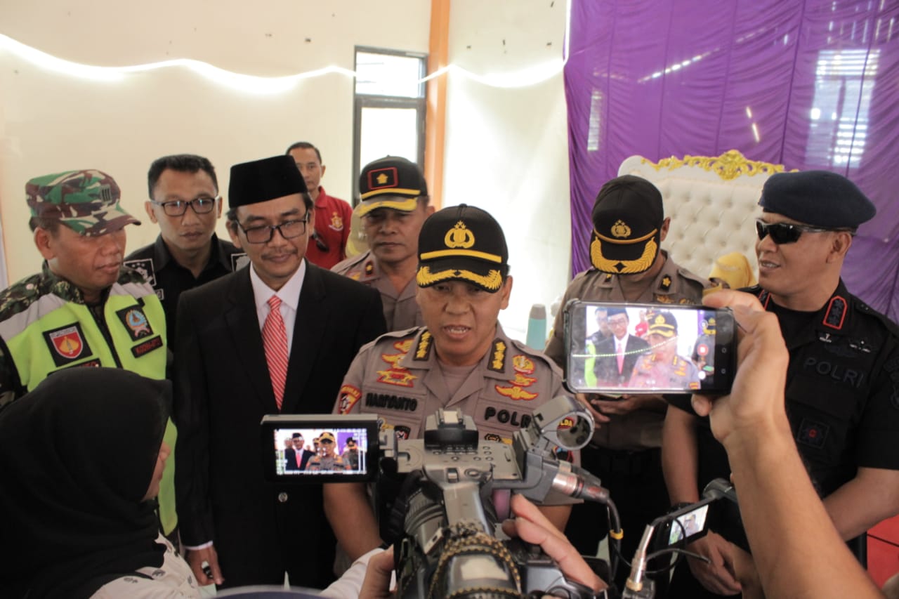 Pejabat Utama Polda Jateng, Terjun Langsung Pantau Pilkades Serentak Di Kabupaten Blora.