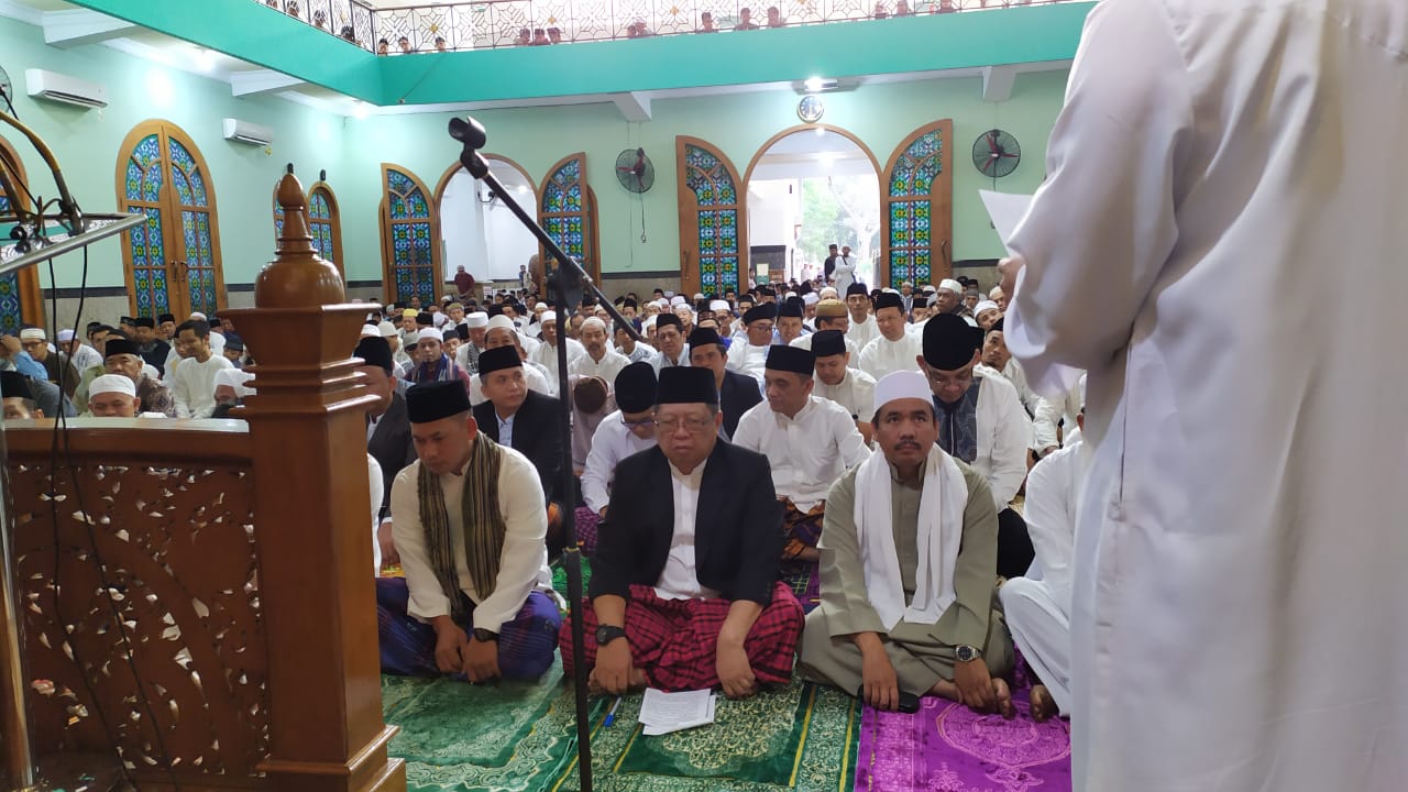 Dandim Tulungagung Serahkan Sapi Kurban ke Masjid Al Munawwar Tulungagung