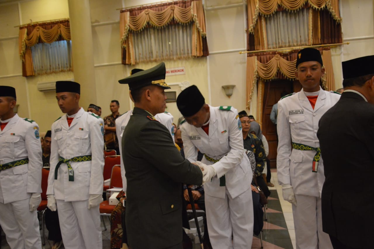 DANDIM PONOROGO HADIRI PENGUKUHAN PASKIBRAKA