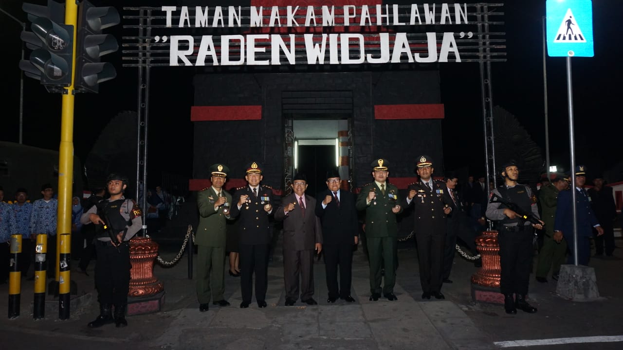 Dandim 0808/Blitar Apel Kehormatan Dan Renungan Suci Bentuk Penghargaan Kepada Jasa Para Pahlawan