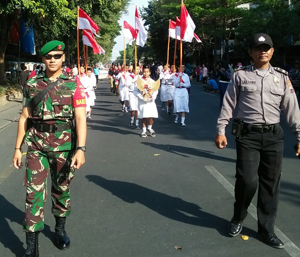 Beginilah Yang di Lakukan Babinsa dan Bhabinkamtibmas Kelurahan Kemlayan dalam Mensukseskan Gelar Budaya