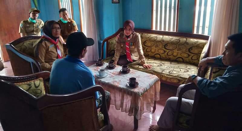 Bupati Lutra Dan Kadis Sosial Besuk Warga Penderita Tumor di Buangin