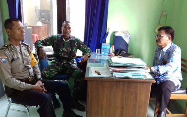 Babinsa Komsos Tiga Pilar Di Kelurahan Patihan Dengan Penuh Keakraban