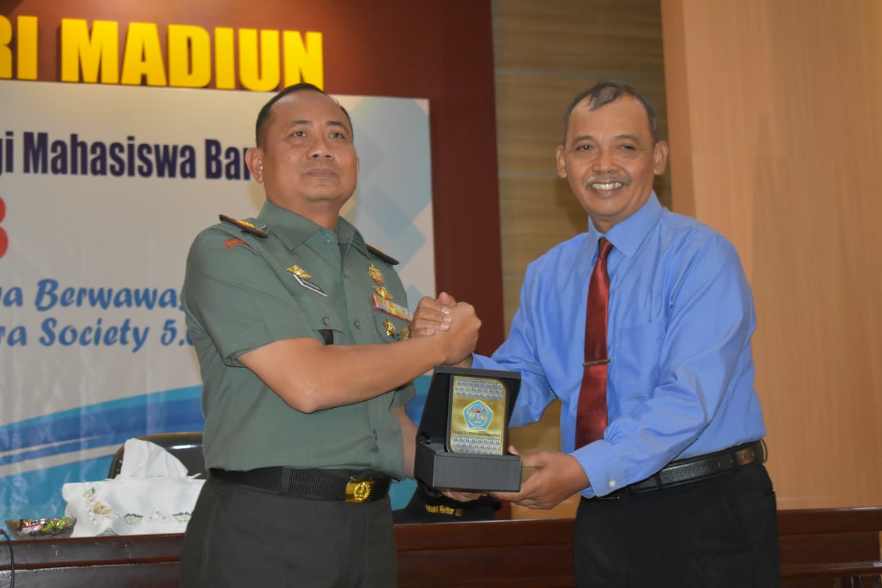Danrem 081/DSJ Beri Kuliah Umum di UNIPMA