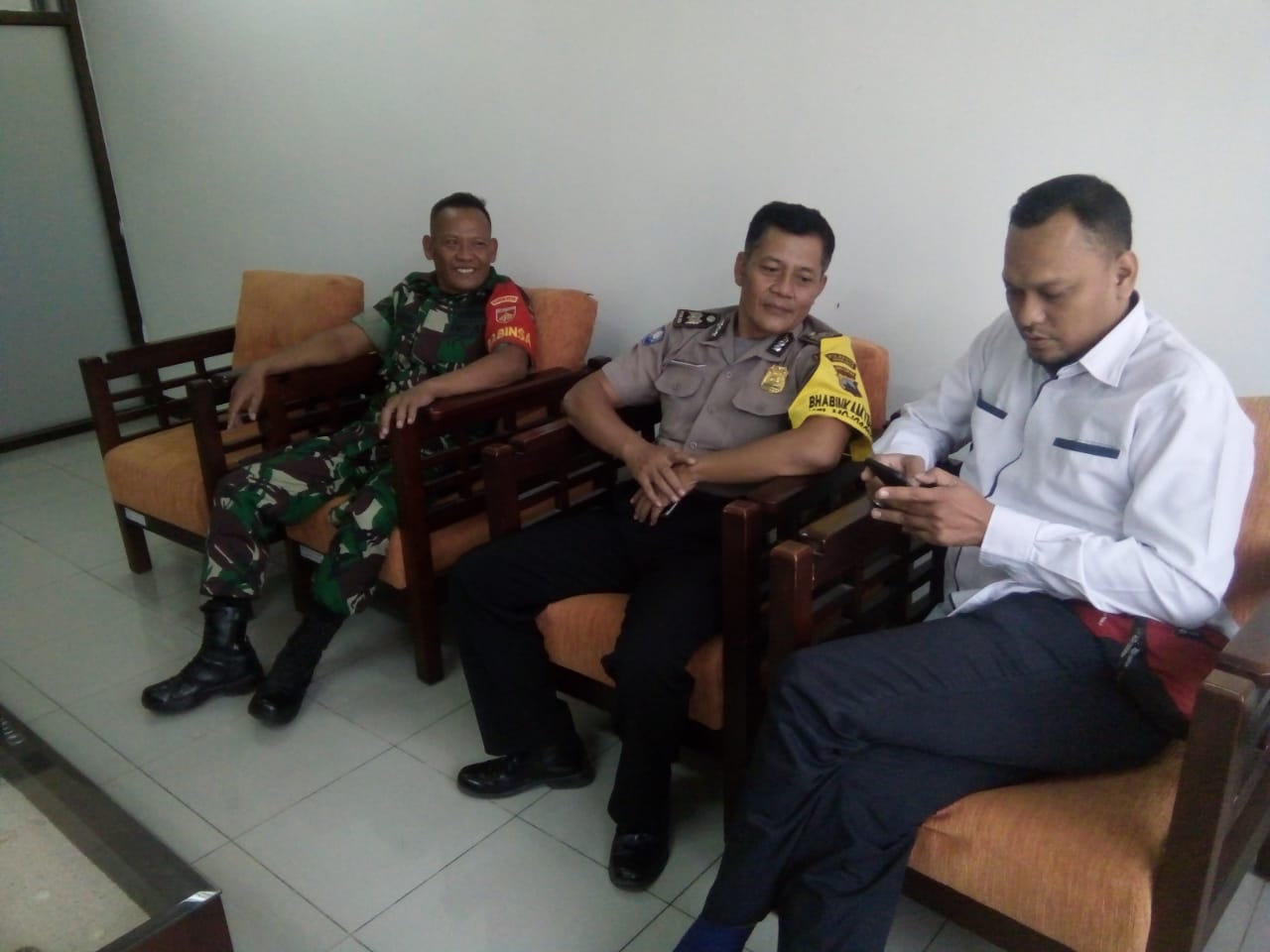 Babinsa Koramil 04/Jebres Komsos Di Wilayah Mojosongo, Ini Tujuannya