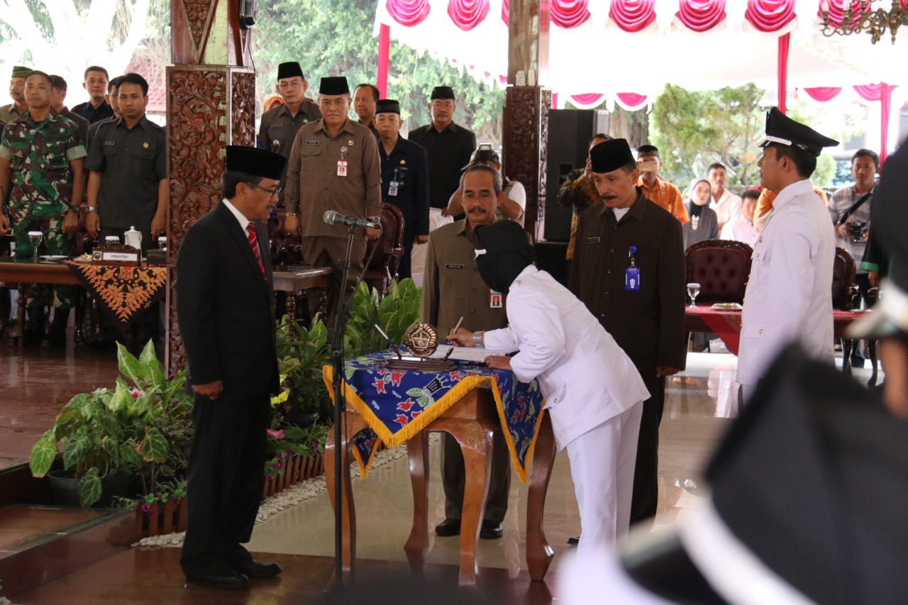 Lantik 125 Kades, Bupati Tekankan Pentingnya Pembangunan Desa