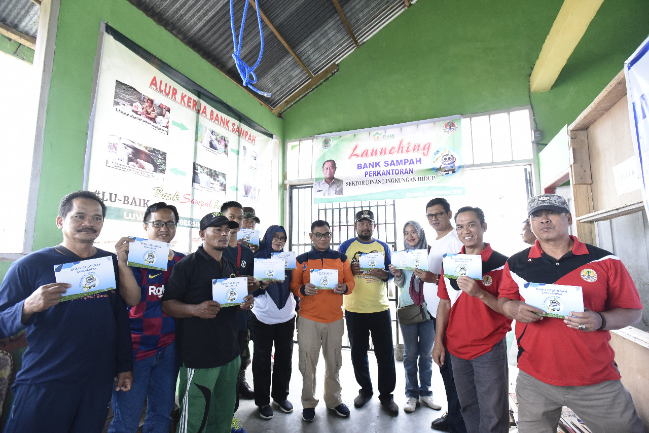 Dengan Bank Sampah Meraup Tambahan Ekonomi Keluarga, Ditimbang 2 Kali Seminggu, Komentar Sekretaris DLH Lutra