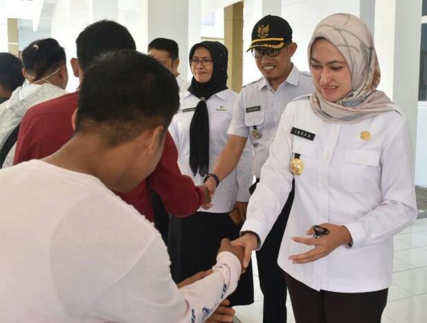Bupati Indah Lepas 70 Kontingen Karang Taruna Bumi Lamaranginang