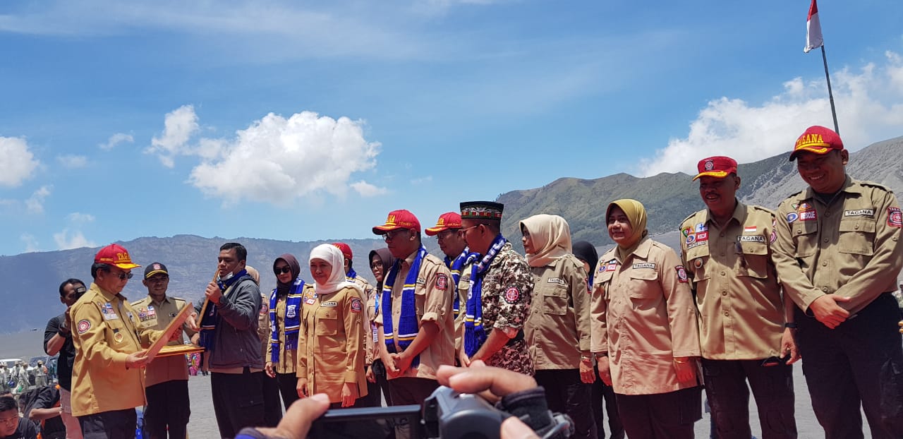Bupati LutraTerima Penghargaan Pembina Tagana Berprestasi Tingkat Nasional