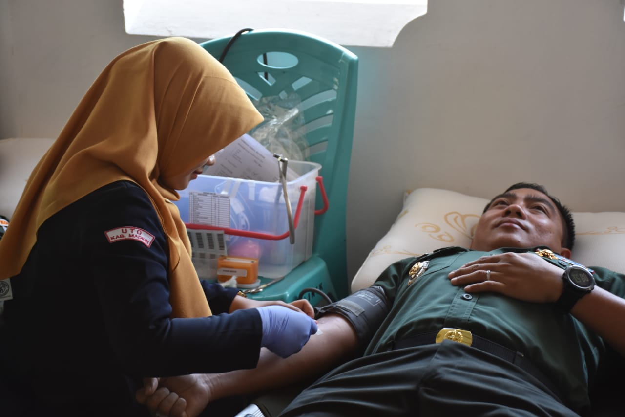 HUT Ke 74 TNI, Prajurit Kodim Madiun Donor Darah