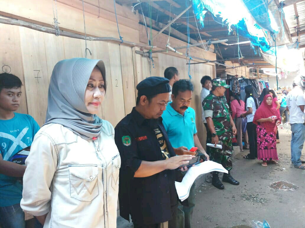 Camat Sabbang Terapkan Perbup Bupati Soal Penertiban Lapak ke Pedagang