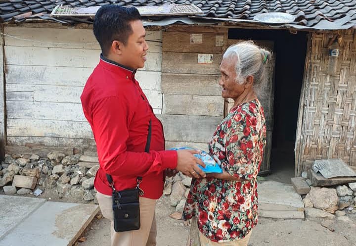 Inspiratif, Kades Berani Tak Ambil Gaji 3 Tahun Demi 200 Janda Tua