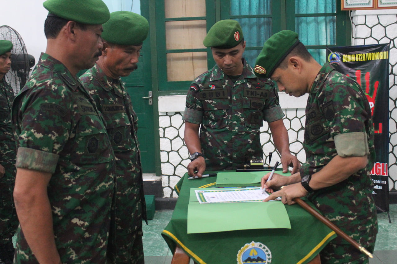Dandim Wonogiri Pimpin Sertijab Danramil Dan Perwira Staf