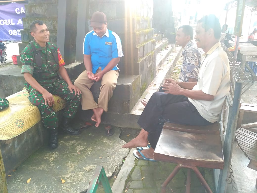 Kemarau Panjang Babinsa Jumapolo Ajak Warga Hemat Air