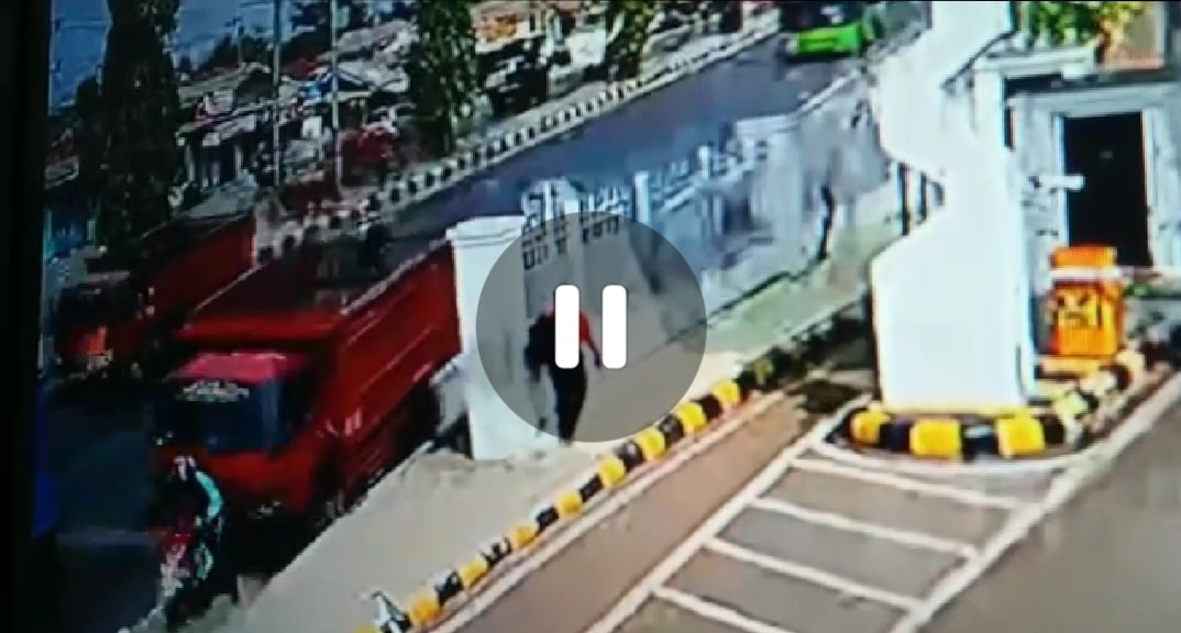 Pengemudi Ojek Online Tewas Kesambar Truk