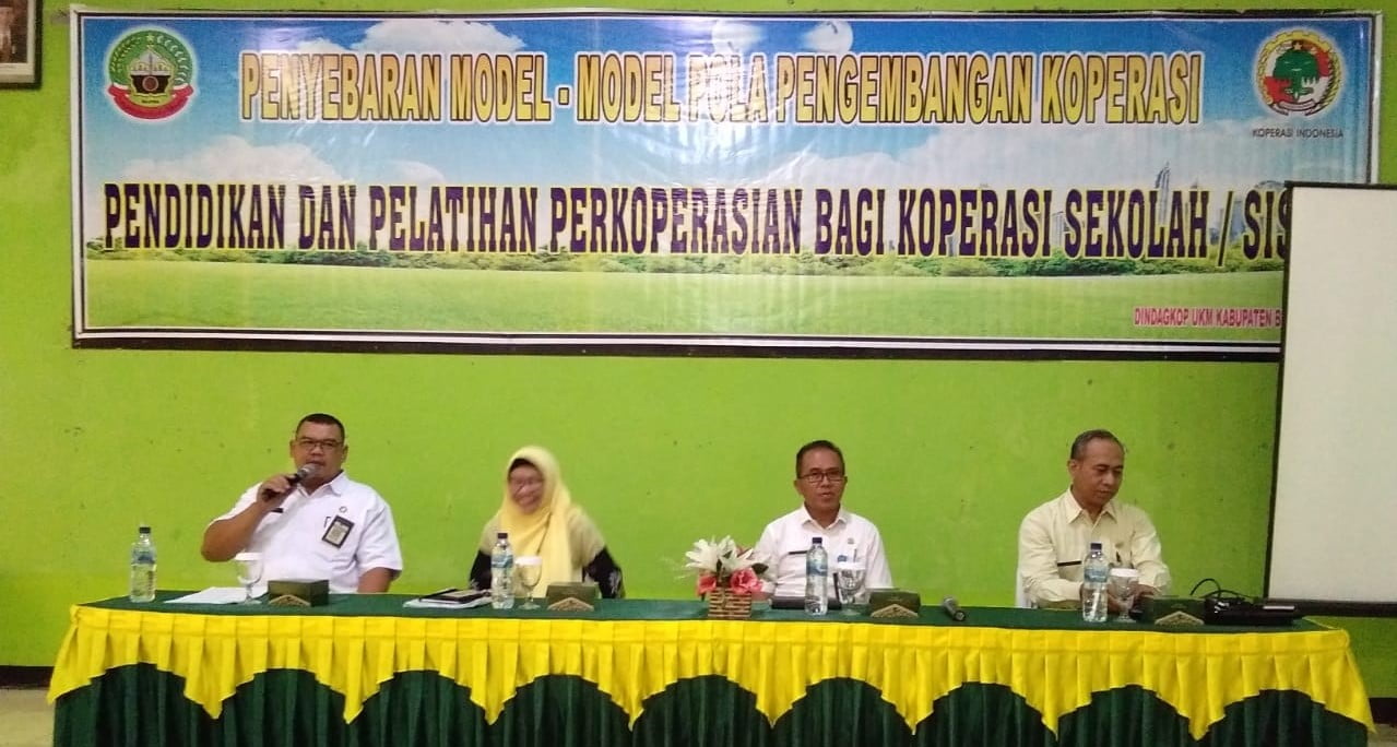 Dindagkop Kabupaten Blora Memberikan Pembinaan Pelaku Koperasi sekolah