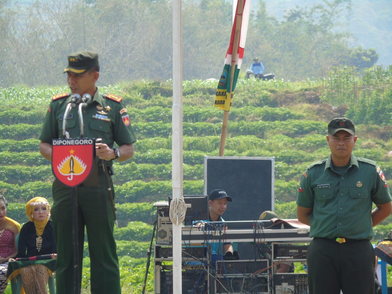 Dandim Bacakan Amanat Pangdam IV/Diponegoro Dalam Upacara Penutupan TMMD Sengkuyung Tahap III Tahun 2019