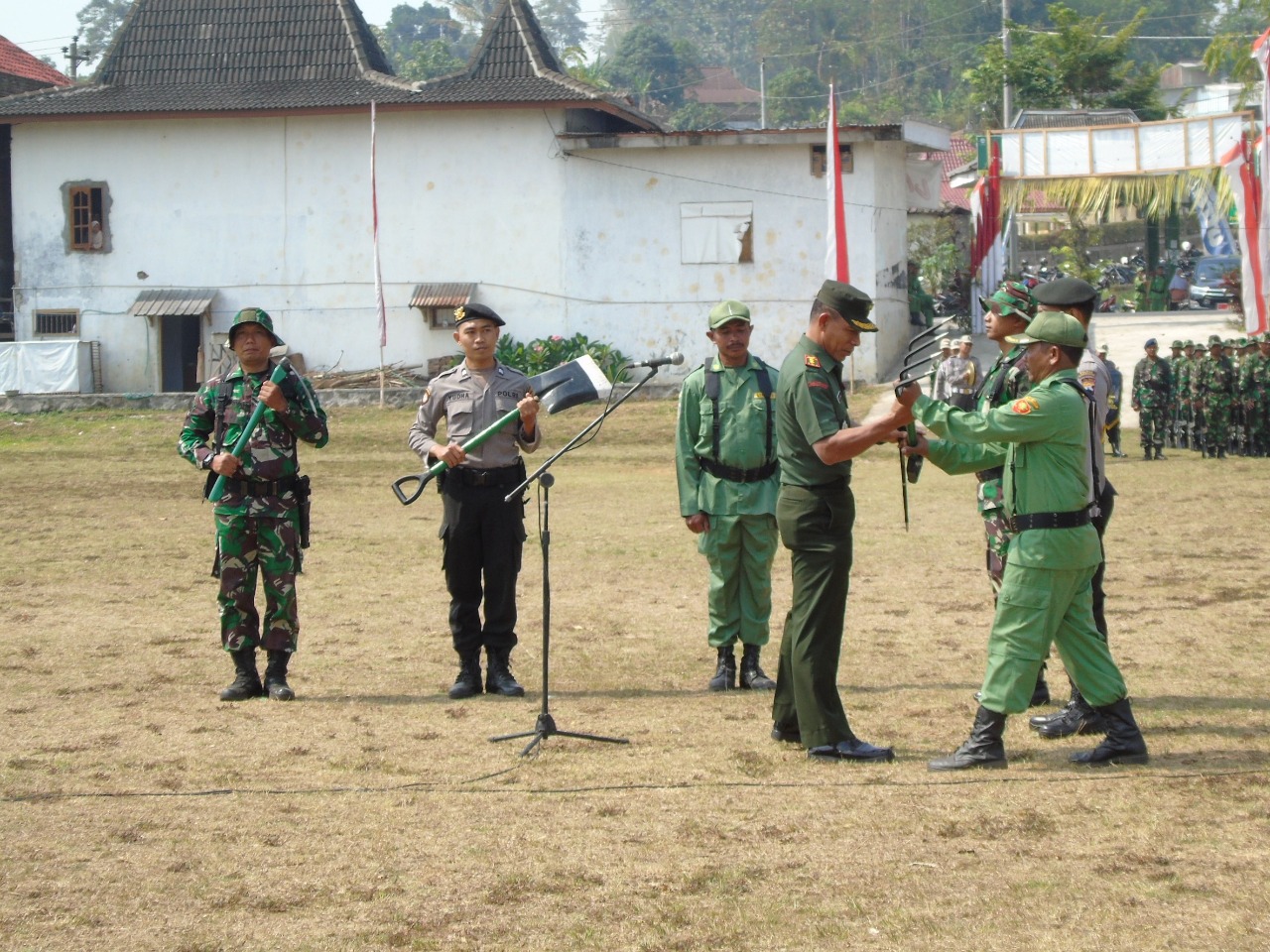 Dandim Karanganyar Resmi Tutup TMMD Sengkuyung Tahap III Tahun 2019