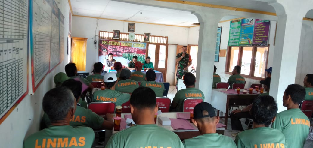 Linmas Punduhsari Mendapat Pelatihan Dari Babinsa Dan Babinkamtibmas