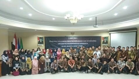 Membangun Mental Mandiri Bagi Calon Wisuda Fakultas Komunikasi dan Informatika UMS