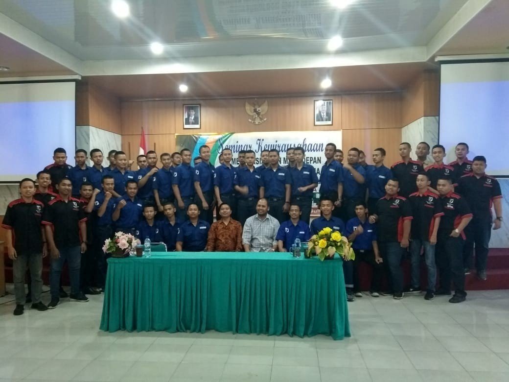 SMK Warga Surakarta Adakan Seminar Kewirausahaan di Kampus Setempat