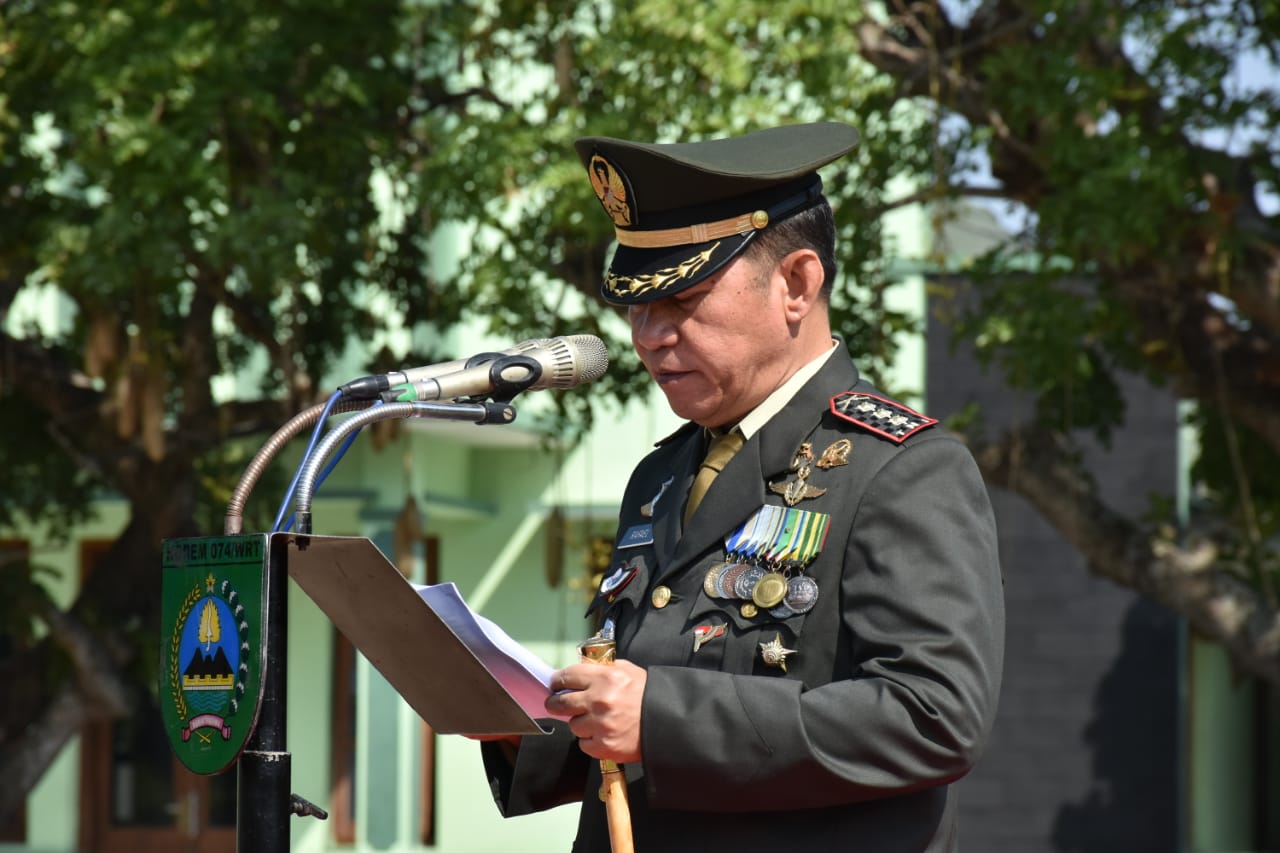 Korem 074/Warastratama Gelar Upacara Peringatan Hari Pahlawan