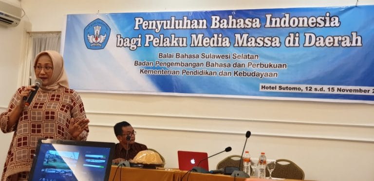 Wartawan Ditingkatkan Kompetensinya dalam Menulis Berita Berbahasa Indonesia yang Baik
