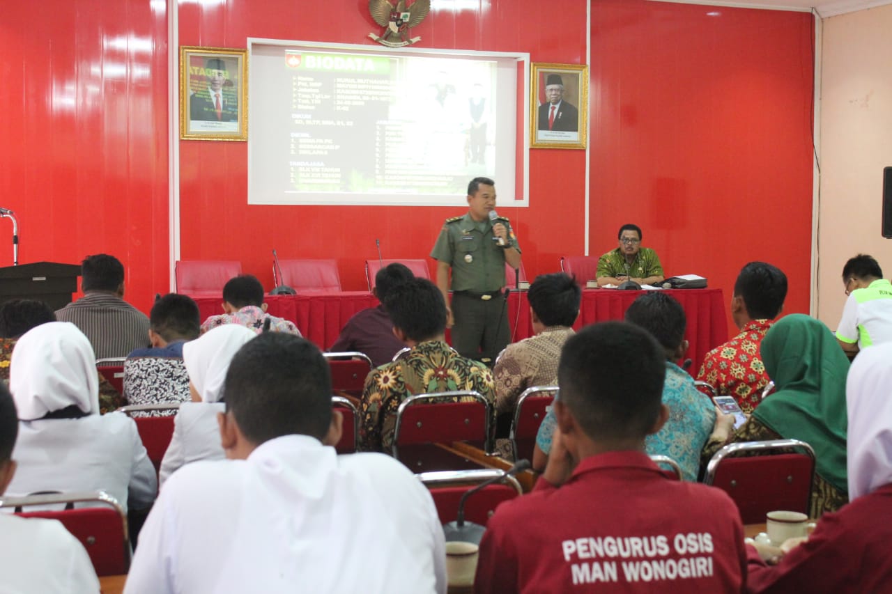 Harapan Kasdim Kepada Generasi Muda Pada Kegiatan Symposium Dan Sarasehan
