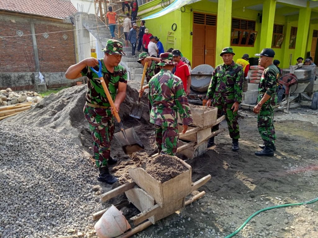 Koramil Kota Bantu Proses Renovasi Bangunan Ponpes Al Ridwan