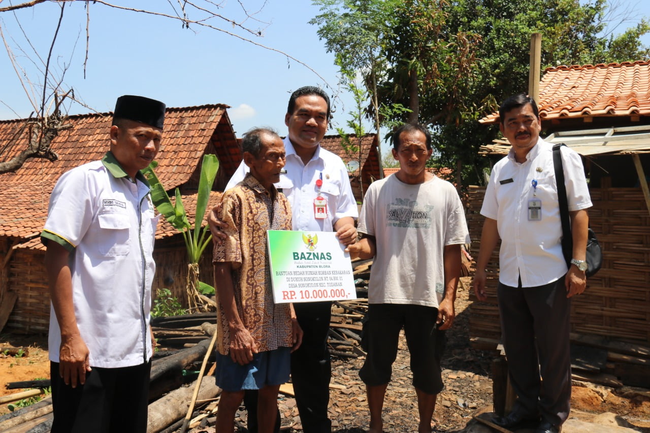 Korban Musibah Kebakaran Terima Bantuan Bedah Rumah