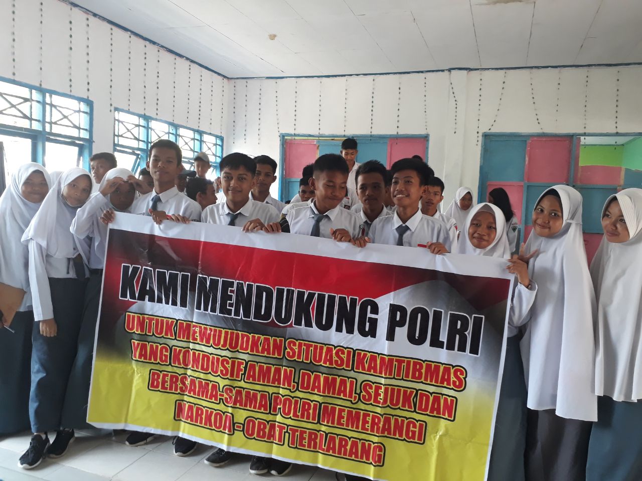 Kepala UPT SMAN 16 Lutra Apresiasi Satuan Binmas Beri Penyuluhan Bahaya Radikal