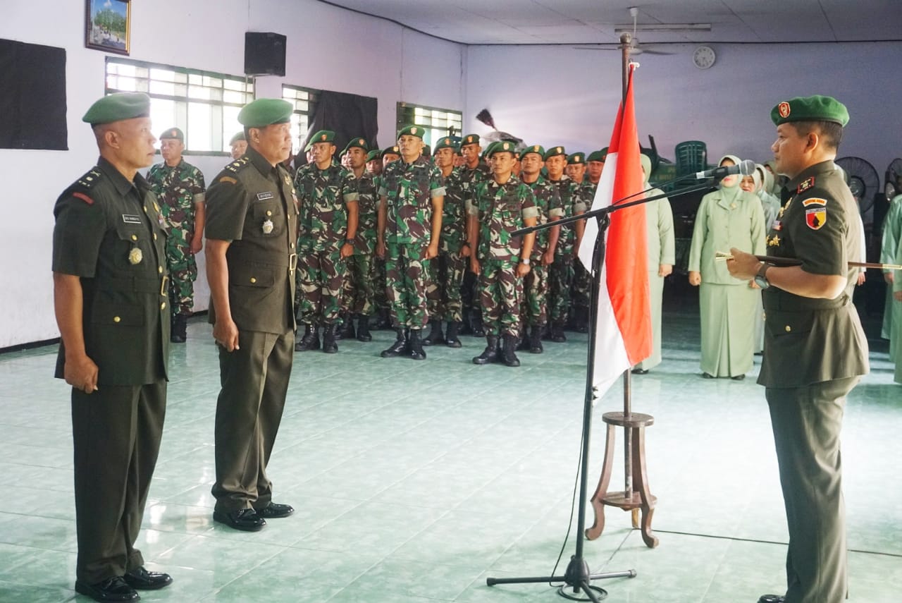 Dandim Ngawi Pimpin Upacara Sertijab Kepala Staf Kodim