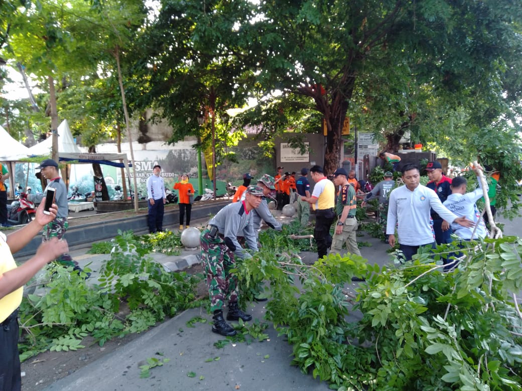 Kodim Surakarta Pelopori Kerja Bakti Dalam Antisipasi Bencal