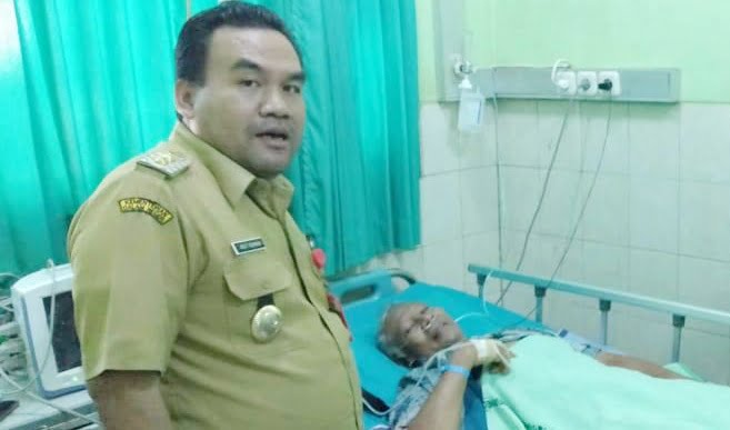 Wakil Bupati Blora H. Arief Rohman M.Si. Kunjungi Wartawan Senior Yang Sakit