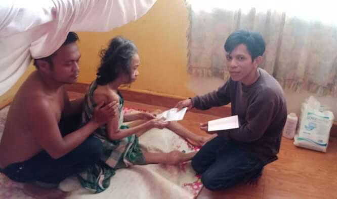 Pemdes Dandang Salurkan Bantuan Warga Jompo dari Baznas Lutra