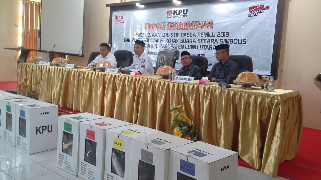 KPU Lutra Kosongkan Kotak Suara Pasca Pemilu 2019