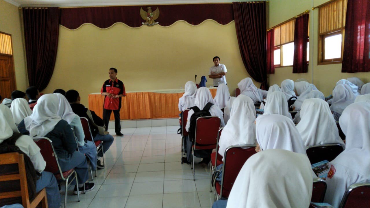 SMKN 1 Gantiwarno Belajar Mengenal Sekolah Vokasi UMS  Lebih Dekat