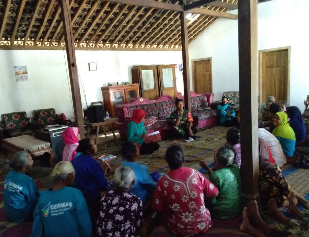 Babinsa Desa Nguneng Aktif Dampingi Posyandu Lansia