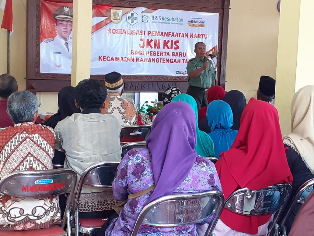 Pembagian JKN KIS Di Dua Kecamatan Dihadiri Danramil Dan Bati Tuud