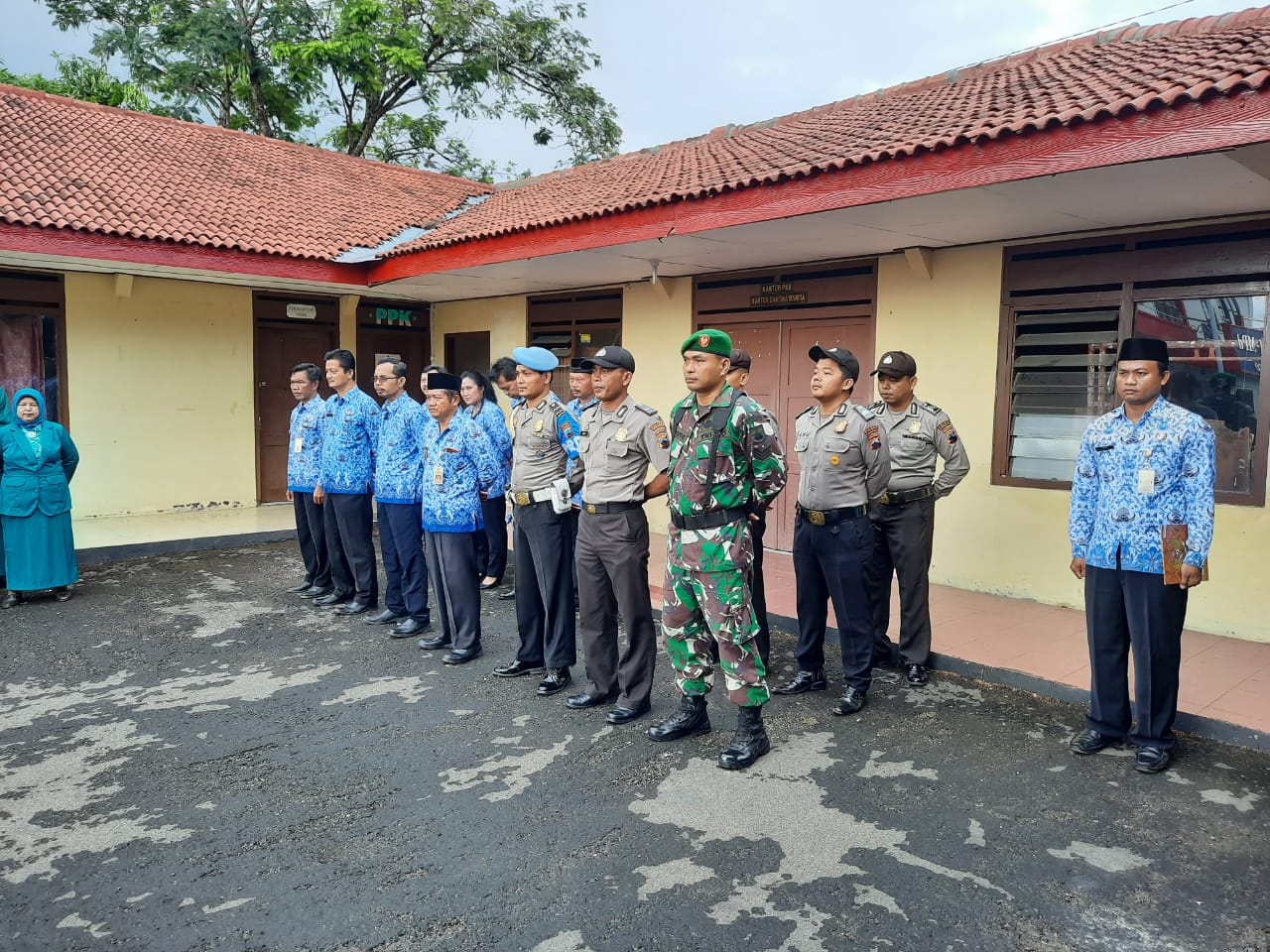 Forkopincam Pracimantoro Gelar Upacara Peringatan Hari Bela Negara Ke-71, Hari Nusantara, Hari Ibu Ke-91 Dan Hari Dharma Wanita 2019