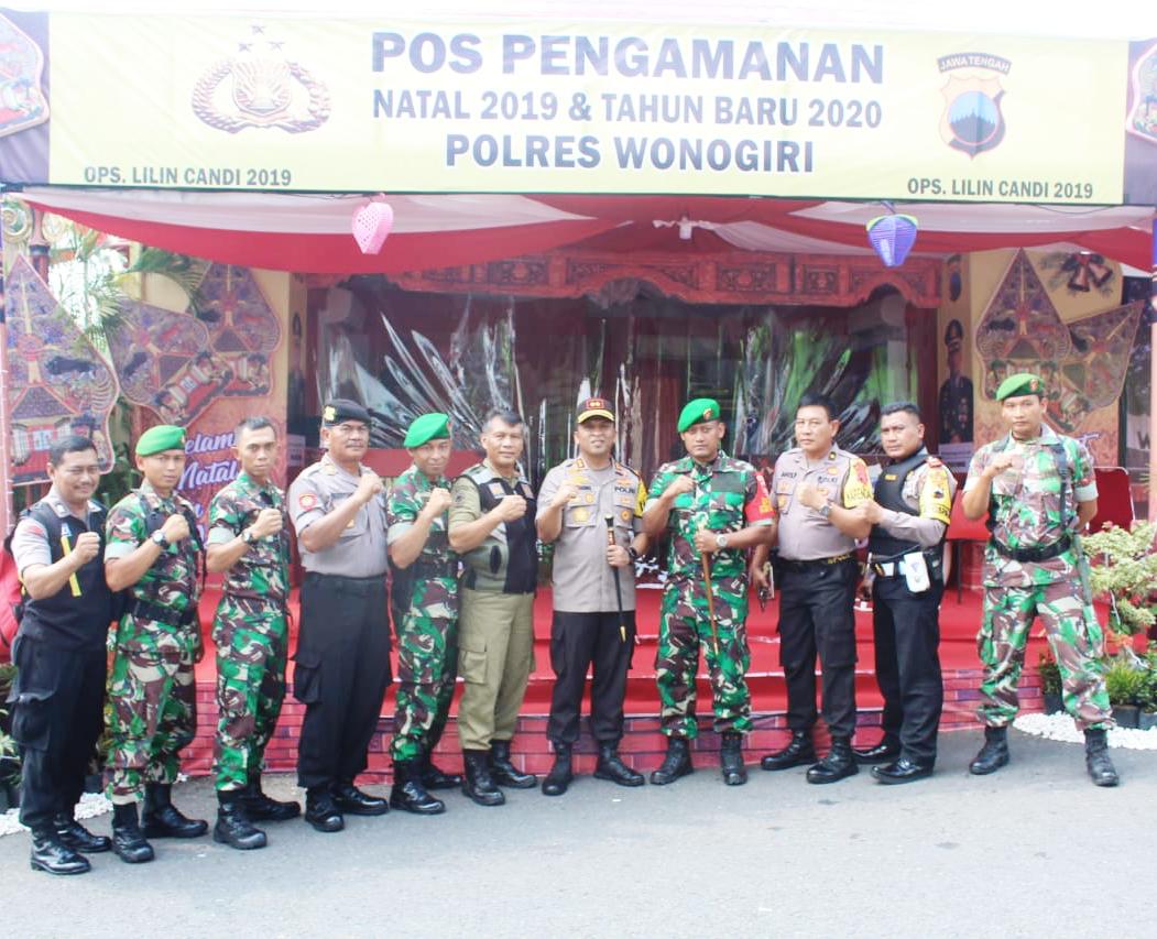Pastikan Perayaan Natal Berjalan Aman, Dandim Bersama Kapolres Wonogiri Pantau Langsung Dibeberapa Gereja